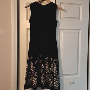 No longer needed. Still has Macys tags.